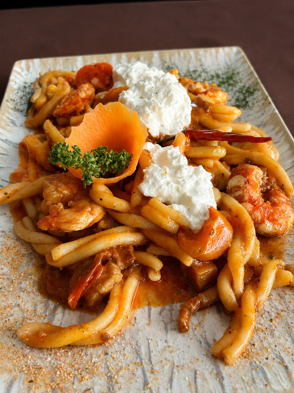 Pasta de marisco de Lungomare con gambas y crema suave