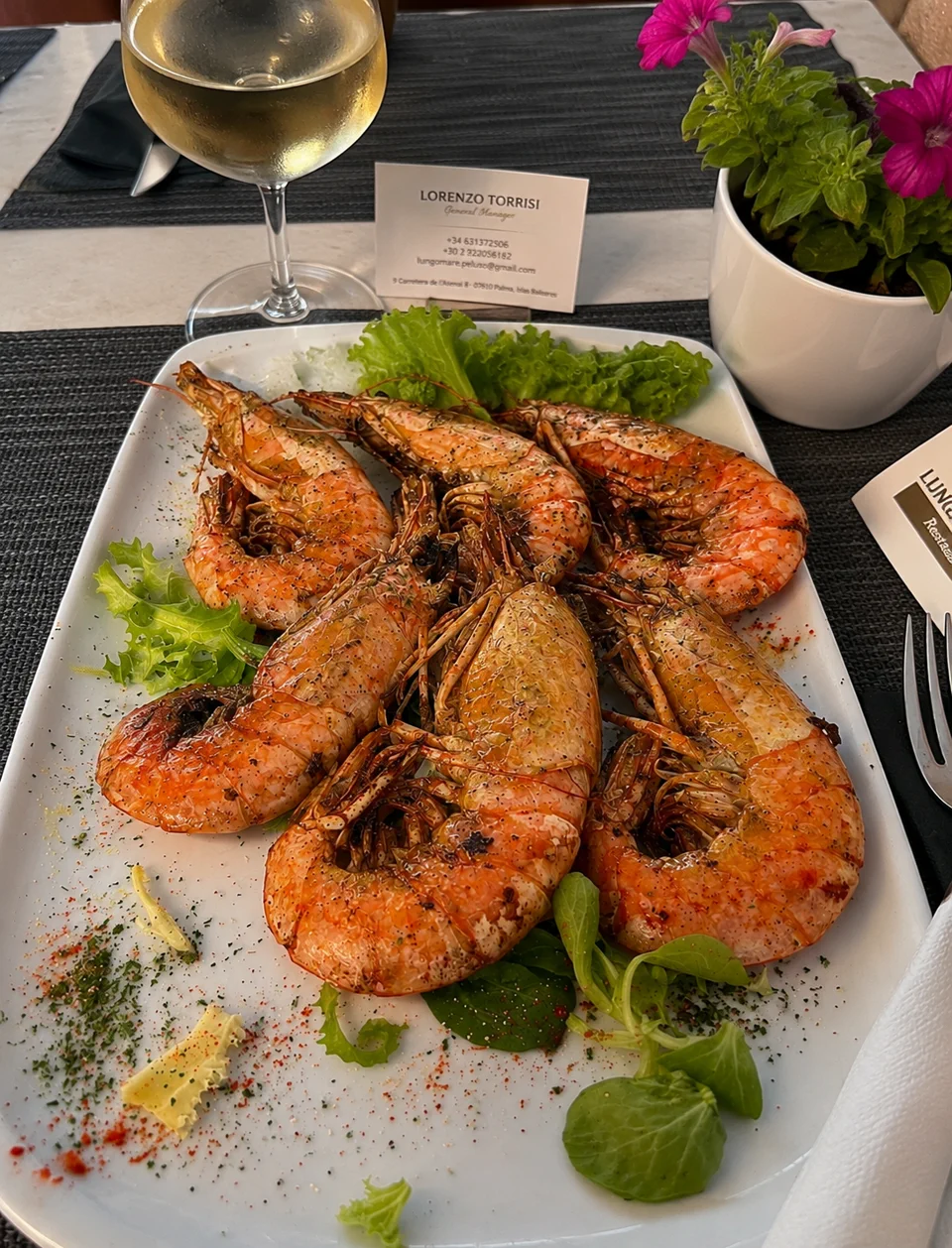 Gambones a la plancha servidos en Lungomare