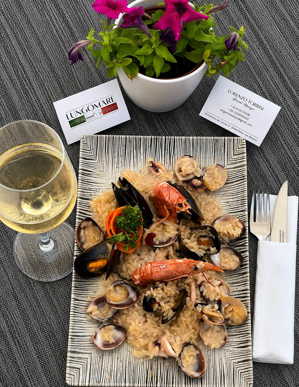 Risotto marinero con almejas, mejillones y gambas en Lungomare